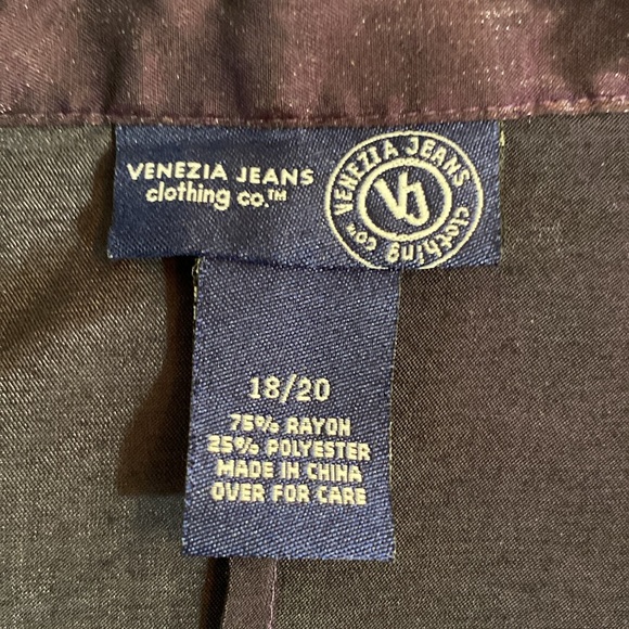 Venezia jeans Co. - shiny purple blouse. Size 18/20 - Picture 3 of 8